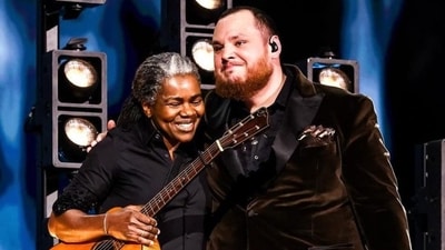 Luke Combs expresses gratitude to Tracy Chapman as he applauds her Grammys 2024 performance with him. Luke Combs expresses gratitude to Tracy Chapman as he applauds her Grammys 2024 performance with him.