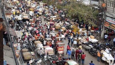 The plan suggests that the government needs to shift wholesale markets to outskirts and ensure adequate amount of space for businesses at these existing/ proposed facilities. (HT Archive)