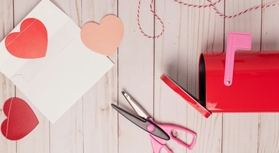 This Valentine's Day express your love with heartfelt creativity by gifting DIY greeting card to your loved one. (Unsplash) This Valentine's Day express your love with heartfelt creativity by gifting DIY greeting card to your loved one. (Unsplash)