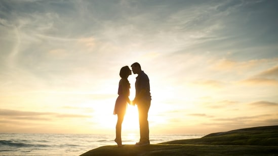Adventure Together: Seek out new experiences and adventures as a couple. This could be trying a new hobby, exploring a new place, or embarking on a creative project together. Shared adventures create lasting memories and excitement.&nbsp;(Unsplash)