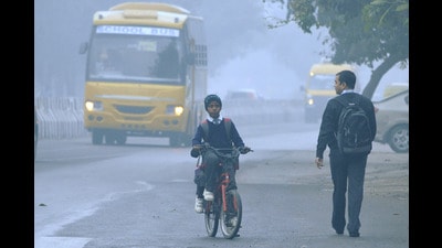 Cold weather conditions continued in Punjab and Haryana on Sunday with minimum temperatures hovering below the normal levels at several places. (HT File Photo)