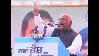 Congress president Mallikarjun Kharge speaks during a public meeting, at Samrala in Ludhiana district, on Sunday. (PTI) Congress president Mallikarjun Kharge speaks during a public meeting, at Samrala in Ludhiana district, on Sunday. (PTI)