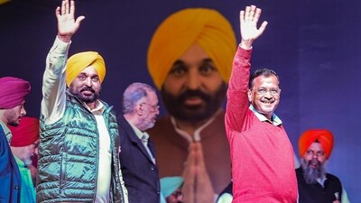 Punjab chief minister Bhagwant Mann and Delhi chief minister Arvind Kejriwal (PTI) Punjab chief minister Bhagwant Mann and Delhi chief minister Arvind Kejriwal (PTI)