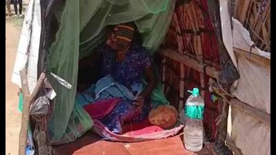 The 25-year-old woman with her month-old baby was staying in a small makeshift hut. (HT)
