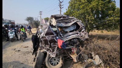 The Toyota Innova that was involved in the incident near Ghata Mor on Sunday. (Parveen Kumar/HT Photo)