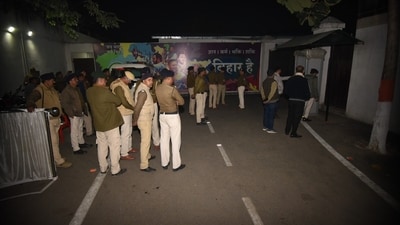 Police arrived at Tejashwi Yadav's residence on Sunday night where opposition MLAs have been camping ahead of the floor test on Monday. (Photo by Santosh Kumar) Police arrived at Tejashwi Yadav's residence on Sunday night where opposition MLAs have been camping ahead of the floor test on Monday. (Photo by Santosh Kumar)
