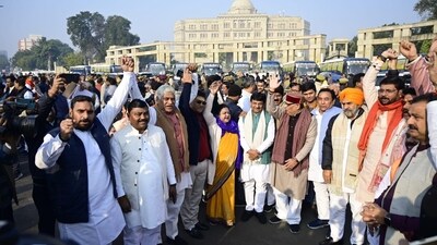 Uttar Pradesh legislators ahead of their visit to Ayodhya. (Deepak Gupta / Hindustan Times) Uttar Pradesh legislators ahead of their visit to Ayodhya. (Deepak Gupta / Hindustan Times)