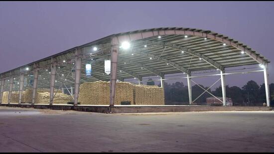 As per the earlier drawings, the warehouse and cold storage sites of the Sector-39 grain market are located in a slushy area over the main Kajauli waterline. (HT File)