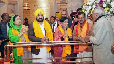 AAP national convener Arvind Kejriwal, Punjab CM Bhagwant Mann along with their families. (ANI) AAP national convener Arvind Kejriwal, Punjab CM Bhagwant Mann along with their families. (ANI)