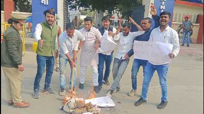 Competitive exam aspirants stage a protest at UPPSC headquarters in Prayagraj alleging question paper leak in the RO/ARO exam, on Monday (HT (HT) Competitive exam aspirants stage a protest at UPPSC headquarters in Prayagraj alleging question paper leak in the RO/ARO exam, on Monday (HT (HT)