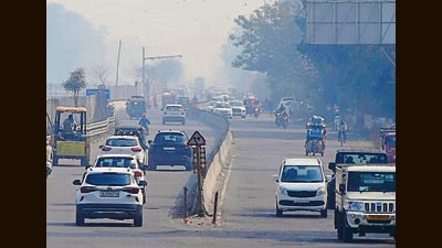 Despite officials submitting three proposals in the last 10 years, no action has been taken to install streetlights at the Ferozepur road to Doraha stretch. (Manish/HT) Despite officials submitting three proposals in the last 10 years, no action has been taken to install streetlights at the Ferozepur road to Doraha stretch. (Manish/HT)
