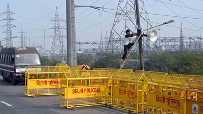 Ahead of the farmers' march to the national capital on February 13, Delhi Police on Sunday imposed Section 144 of the Criminal Procedure Code in North-East Delhi and at the borders with neighbouring Uttar Pradesh to avoid any untoward incidents and ensure law and order.&nbsp; (HT Photo/Sanjeev Verma)