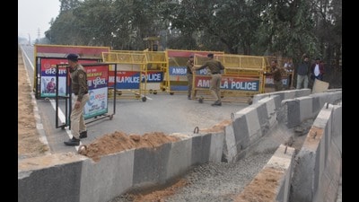 Haryana Police blocked the Jharmari barrier near Ambala on Monday. (Sant Arora/HT)