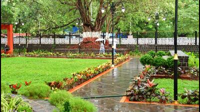 J Nehru Garden near Mantralaya, Mumbai. (Bhushan Koyande/HT Photo) J Nehru Garden near Mantralaya, Mumbai. (Bhushan Koyande/HT Photo)