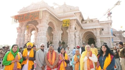 Delhi chief minister Arvind Kejriwal and Punjab chief minister Bhagwant Mann along with their respective families visited the Ram Janmbhoomi Temple in Ayodhya on Monday. (X(formerly Twitter)) Delhi chief minister Arvind Kejriwal and Punjab chief minister Bhagwant Mann along with their respective families visited the Ram Janmbhoomi Temple in Ayodhya on Monday. (X(formerly Twitter))