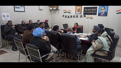Patiala Civil Surgeon holds a meeting with owners of empanelled private radio diagnostic centres on Monday. (HT Photo) Patiala Civil Surgeon holds a meeting with owners of empanelled private radio diagnostic centres on Monday. (HT Photo)
