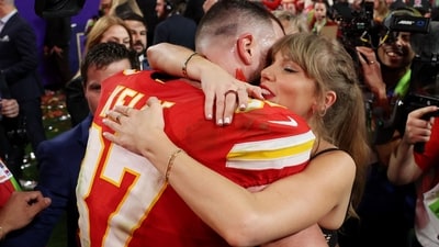 LAS VEGAS, NEVADA - FEBRUARY 11: Travis Kelce #87 of the Kansas City Chiefs and Taylor Swift embrace after defeating the San Francisco 49ers in overtime during Super Bowl LVIII at Allegiant Stadium on February 11, 2024 in Las Vegas, Nevada. Ezra Shaw/Getty Images/AFP (Photo by EZRA SHAW / GETTY IMAGES NORTH AMERICA / Getty Images via AFP) (Getty Images via AFP) LAS VEGAS, NEVADA - FEBRUARY 11: Travis Kelce #87 of the Kansas City Chiefs and Taylor Swift embrace after defeating the San Francisco 49ers in overtime during Super Bowl LVIII at Allegiant Stadium on February 11, 2024 in Las Vegas, Nevada. Ezra Shaw/Getty Images/AFP (Photo by EZRA SHAW / GETTY IMAGES NORTH AMERICA / Getty Images via AFP) (Getty Images via AFP)