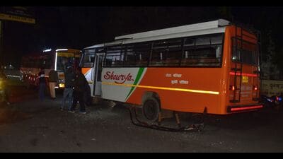 The private bus involved in the accident in Prayagraj (HT Photo)