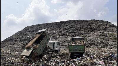 The report found that between January 2019 and June 2023, the Ghazipur landfill had at least 124 super-emitted events, including one in April, 2022 when the amount of methane that poured into the atmosphere was “equivalent to the pollution caused by 68m petrol cars running simultaneously”. (HT Archive) The report found that between January 2019 and June 2023, the Ghazipur landfill had at least 124 super-emitted events, including one in April, 2022 when the amount of methane that poured into the atmosphere was “equivalent to the pollution caused by 68m petrol cars running simultaneously”. (HT Archive)