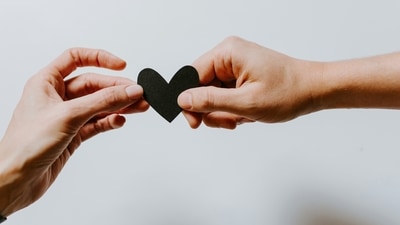 Make Valentine's Day special for your long-distance partner (Unsplash) Make Valentine's Day special for your long-distance partner (Unsplash)