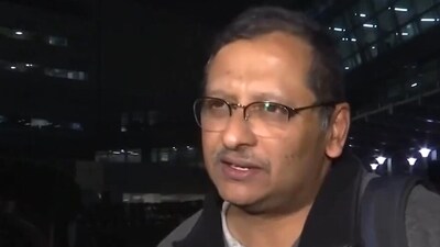 An Indian Navy veteran at the Delhi airport after returning from Qatar. (ANI) An Indian Navy veteran at the Delhi airport after returning from Qatar. (ANI)