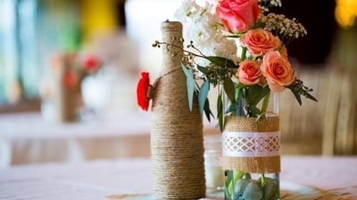 1. One can start by incorporating statement vases in unique shapes and bold colours to add visual interest to the space. These vases not only serve as decorative accents but also provide the perfect vessel for displaying fresh flowers or dried botanicals, bringing a touch of nature indoors. (Photo by iStock) 1. One can start by incorporating statement vases in unique shapes and bold colours to add visual interest to the space. These vases not only serve as decorative accents but also provide the perfect vessel for displaying fresh flowers or dried botanicals, bringing a touch of nature indoors. (Photo by iStock)