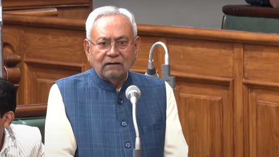 Bihar floor test live updates: Bihar CM Nitish Kumar addresses the assembly session. Bihar floor test live updates: Bihar CM Nitish Kumar addresses the assembly session.