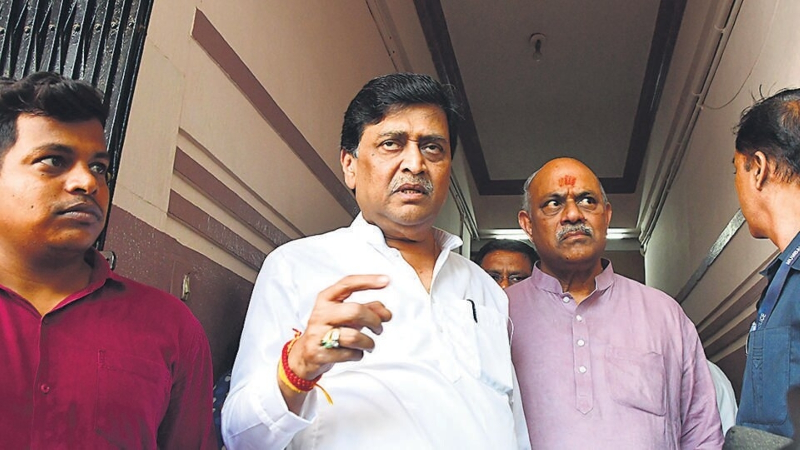 Ashok Chavan quitting Congress is like 'son abandoning mother': Sanjay Raut | Latest News India - Vimarsana News