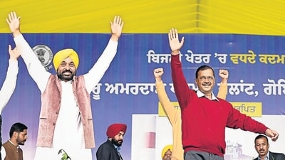 Bhagwant Mann and Arvind Kejriwal in Tarn Taran on Sunday. (PTI) Bhagwant Mann and Arvind Kejriwal in Tarn Taran on Sunday. (PTI)