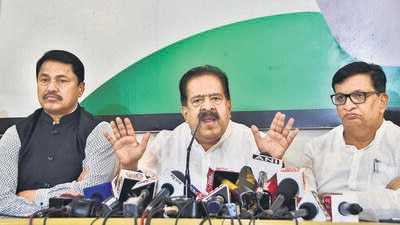 Mumbai, India – Feb 13, 2024: Maharashtra Congress in-charge Ramesh Chennithala with Maharashtra Congress President Nana Patole, Congress Leader Balasaheb Thorat, and senior leaders addressing the media, at Gandhi Bhavan, Colaba, in Mumbai, India, on Tuesday, Feb 13, 2024. (Photo by Bhushan Koyande/HT Photo) Mumbai, India – Feb 13, 2024: Maharashtra Congress in-charge Ramesh Chennithala with Maharashtra Congress President Nana Patole, Congress Leader Balasaheb Thorat, and senior leaders addressing the media, at Gandhi Bhavan, Colaba, in Mumbai, India, on Tuesday, Feb 13, 2024. (Photo by Bhushan Koyande/HT Photo)