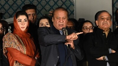 Pakistan's former Prime Minister Nawaz Sharif (C) and leader of the Pakistan Muslim League (PML) party, along with his younger brother and former prime minister Shehbaz Sharif (R) and his daughter Maryam Nawaz (L). (AFP) Pakistan's former Prime Minister Nawaz Sharif (C) and leader of the Pakistan Muslim League (PML) party, along with his younger brother and former prime minister Shehbaz Sharif (R) and his daughter Maryam Nawaz (L). (AFP)
