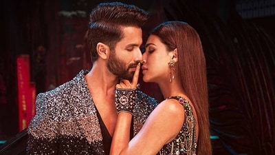 Shahid Kapoor and Kriti Sanon in a still from Teri Baaton Mein Aisa Uljha Jiya. Shahid Kapoor and Kriti Sanon in a still from Teri Baaton Mein Aisa Uljha Jiya.