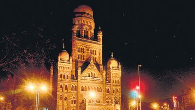 The BMC building is pictured during Earth hour in Mumbai. Lights went off around the world at 8.30pm local time in a show of support for renewable energy during Earth Hour, an event organised since 2007 to promote a sustainable future for the planet. (Prodip Guha/HT photo)