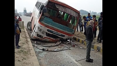 The bus at the accident site in Pratapgarh (HT Photo) The bus at the accident site in Pratapgarh (HT Photo)