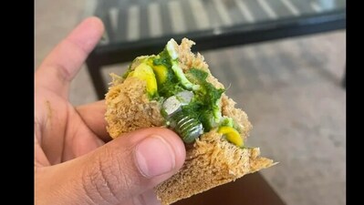 Snapshot of the screw found in the sandwich. (Reddit/@MacaroonIll3601) Snapshot of the screw found in the sandwich. (Reddit/@MacaroonIll3601)