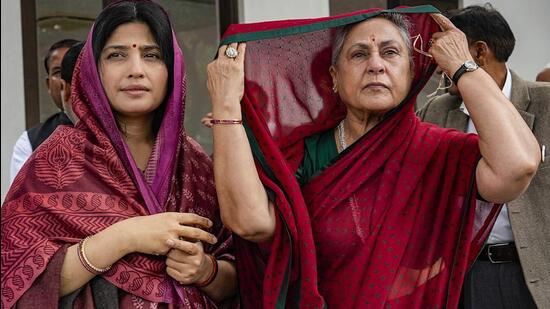 Samajwadi Party MPs Dimple Yadav and Jaya Bachchan during the prayer of Shaligram Shila for Dudheshwar Mahadev Temple, Etawah, at party headquarters, in Lucknow on Feb 13. (PTI)
