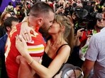 Travis Kelce and Taylor Swift embrace after defeating the San Francisco 49ers in overtime during Super Bowl LVIII at Allegiant Stadium on February 11, 2024 in Las Vegas, Nevada (Photo by EZRA SHAW / GETTY IMAGES NORTH AMERICA / Getty Images via AFP)