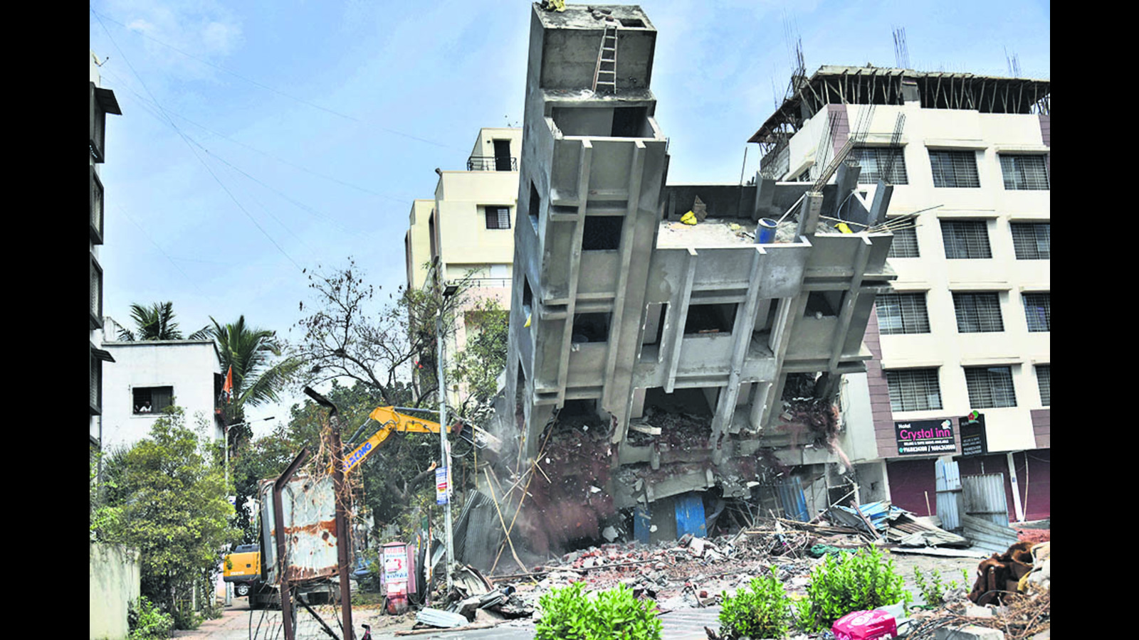 PCMC demolish 3-storey under-construction building - Vimarsana News
