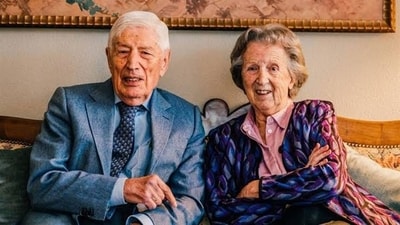 Former Dutch PM Dries van Agt and his wife Eugenie van Agt-Krekelberg. (X) Former Dutch PM Dries van Agt and his wife Eugenie van Agt-Krekelberg. (X)