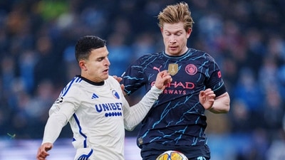 Manchester City's Belgian midfielder Kevin De Bruyne and FC Copenhagen's Norwegian forward Mohamed Elyounoussi vie for the ball (AFP) Manchester City's Belgian midfielder Kevin De Bruyne and FC Copenhagen's Norwegian forward Mohamed Elyounoussi vie for the ball (AFP)