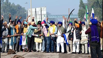 Farmers from Punjab gathering to protest at the Shambhu border with Haryana in Patiala district on Wednesday morning. (Ravi Kumar/HT) Farmers from Punjab gathering to protest at the Shambhu border with Haryana in Patiala district on Wednesday morning. (Ravi Kumar/HT)