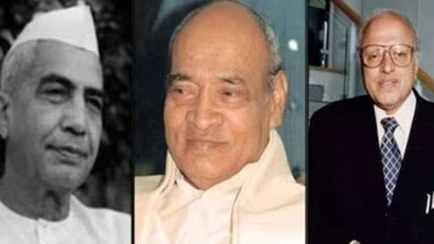 Former prime ministers Narasimha Rao and Chaudhary Charan Singh and the pioneer of India’s Green Revolution MS Swaminathanwere conferred the Bharat Ratna award on Friday. (HT Photo) Former prime ministers Narasimha Rao and Chaudhary Charan Singh and the pioneer of India’s Green Revolution MS Swaminathanwere conferred the Bharat Ratna award on Friday. (HT Photo)