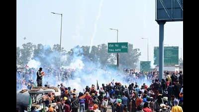Haryana Police fires tear gas shells at Shambu Border on Wednesday. (Ravi Kumar/HT) Haryana Police fires tear gas shells at Shambu Border on Wednesday. (Ravi Kumar/HT)