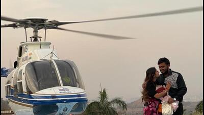 Many Puneites opted to express their affection to partner in the midst of clouds and breathtaking skyline view with chopper ride as part of the Valentine’s Day celebrations in the city on Wednesday. (HT) Many Puneites opted to express their affection to partner in the midst of clouds and breathtaking skyline view with chopper ride as part of the Valentine’s Day celebrations in the city on Wednesday. (HT)