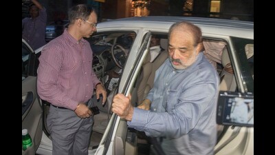 Mumbai, India - October 18, 2019: Rakesh Wadhawan at ED office , Rakesh Kumar Wadhawan and his son Sarang Wadhawan accused in PMC bank fraud case sent to ED custody till October 22 in Mumbai, India, on Friday, October 18, 2019. (Photo by Satyabrata Tripathy/Hindustan Times) (Pratik Chorge/HT Photo) Mumbai, India - October 18, 2019: Rakesh Wadhawan at ED office , Rakesh Kumar Wadhawan and his son Sarang Wadhawan accused in PMC bank fraud case sent to ED custody till October 22 in Mumbai, India, on Friday, October 18, 2019. (Photo by Satyabrata Tripathy/Hindustan Times) (Pratik Chorge/HT Photo)