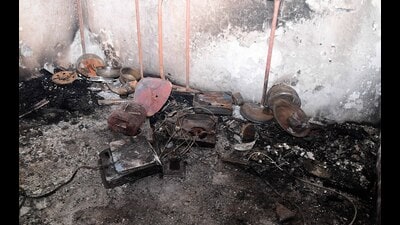 Panic gripped the area after the incident on Tuesday night. At least 25 families, who were living in labour quarters, had to vacate the rooms and spent the night in open. (HT Photo) Panic gripped the area after the incident on Tuesday night. At least 25 families, who were living in labour quarters, had to vacate the rooms and spent the night in open. (HT Photo)