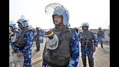 The Haryana Police on Wednesday again issued a fresh travel advisory in view of the farmers’ agitation due to which vehicular traffic between Chandigarh and Delhi has been diverted at various places. (HT Photo)