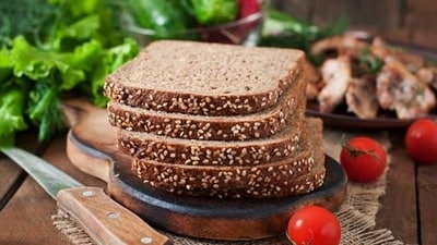 Whole grains: Foods like brown rice, whole wheat, and oats contain complex carbohydrates that serve as prebiotics (Shutterstock) Whole grains: Foods like brown rice, whole wheat, and oats contain complex carbohydrates that serve as prebiotics (Shutterstock)