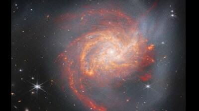 Valentine's Day 2024: A cosmic bloom that looks like a rose. Valentine's Day 2024: A cosmic bloom that looks like a rose.