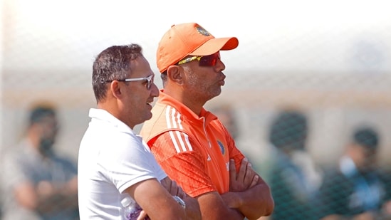 Dravid with his former India teammate Agarkar.&nbsp;(ANI )